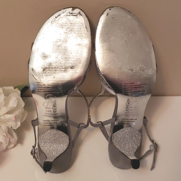 Adrianna Papell Ainsley pewter silver satin with crystals Heels 8 - Picture 9 of 11